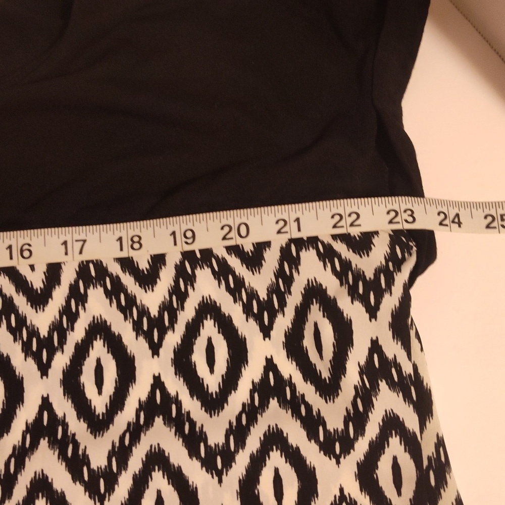 Rewind Black and White Geometric Women's Top Size XL Shear Bottom Boxy - Picture 4 of 6